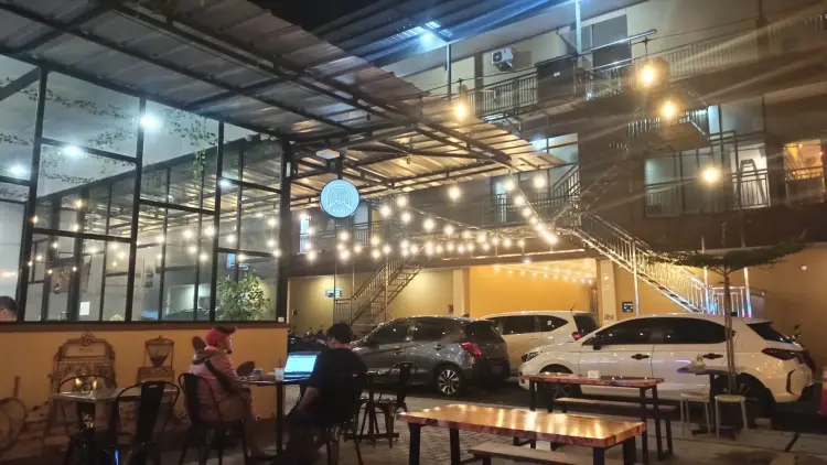 CAVEIN coffee & pool 7