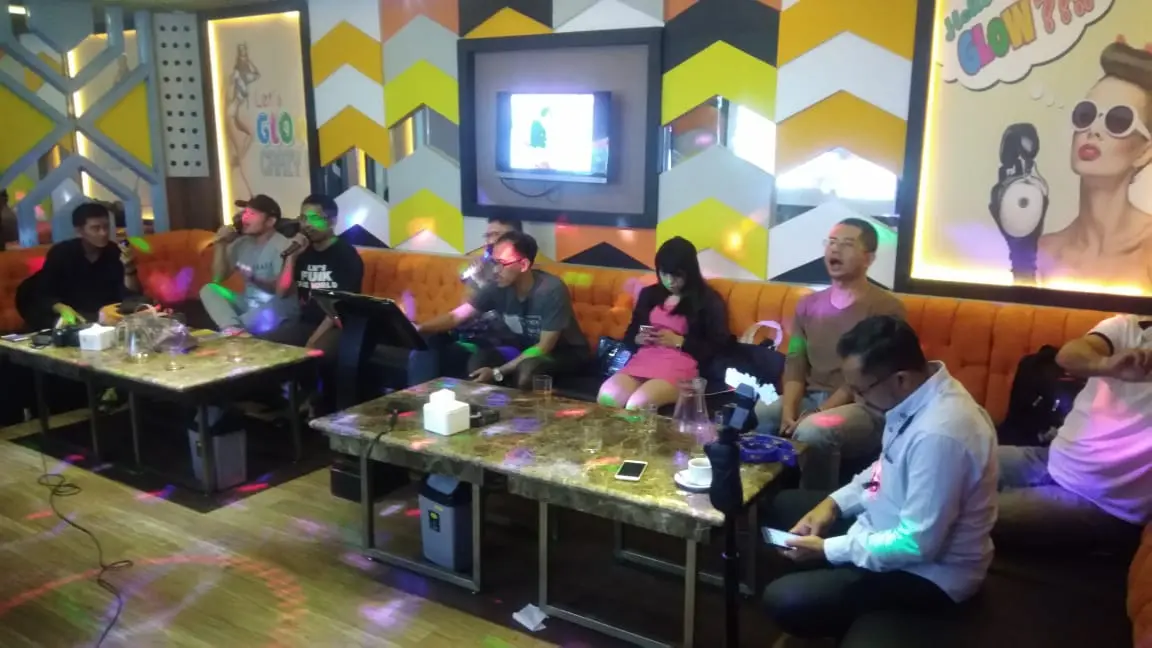 30% Singing, 70% Lagging? I'm so done with this viral KTV, Melly Glow. 1