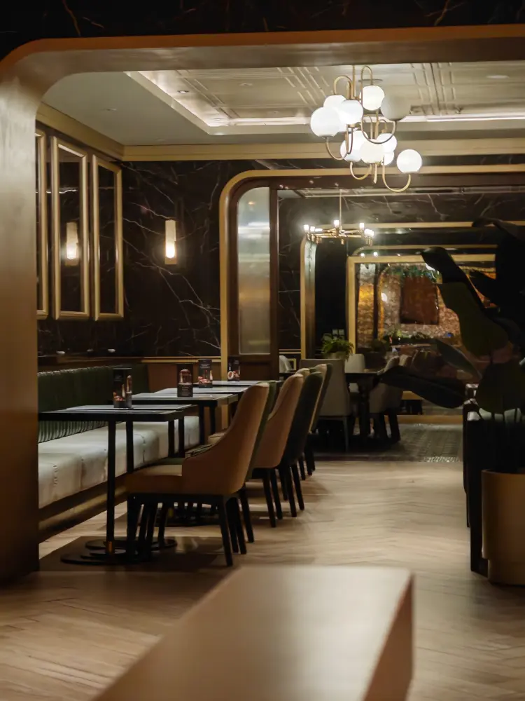 The Lynx | Restaurant & Lounge 9