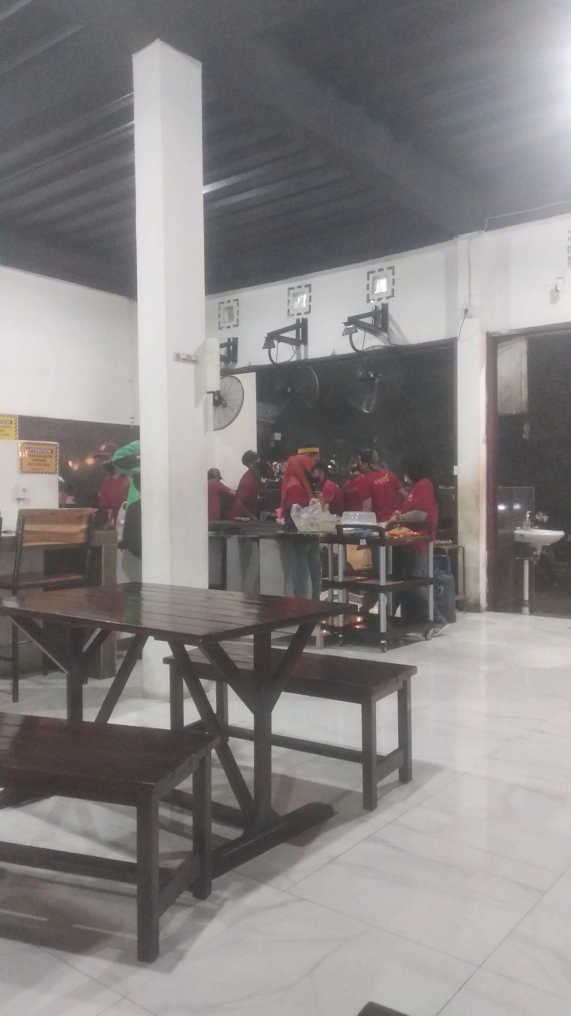 Google 4.7分的神店，环境脏乱差服务慢，凭什么还天天爆满？ 3