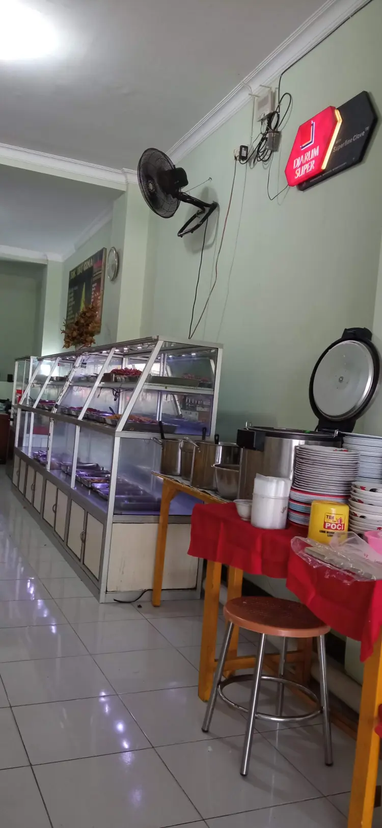 Rumah Makan Ibu Gina 6