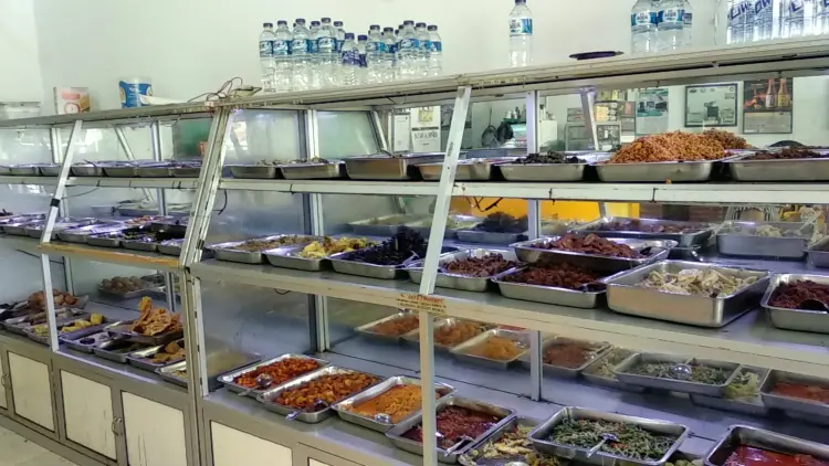 Rumah Makan Ibu Gina 10