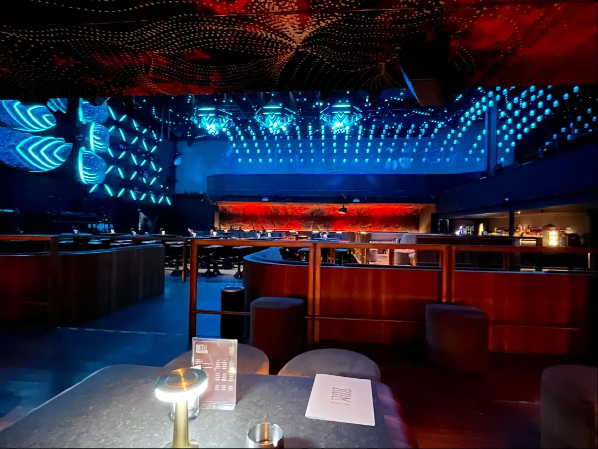 Niatnya mau party, eh malah takluk sama burger? Mantra baru di PIK 2 ini emang mantap 2