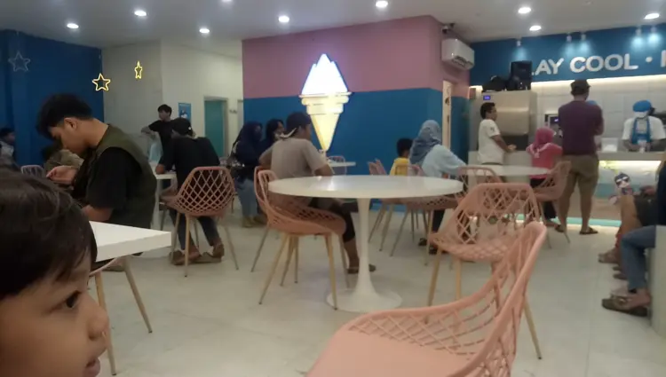 Cooler City Ice Cream & Tea Peninggilan 6