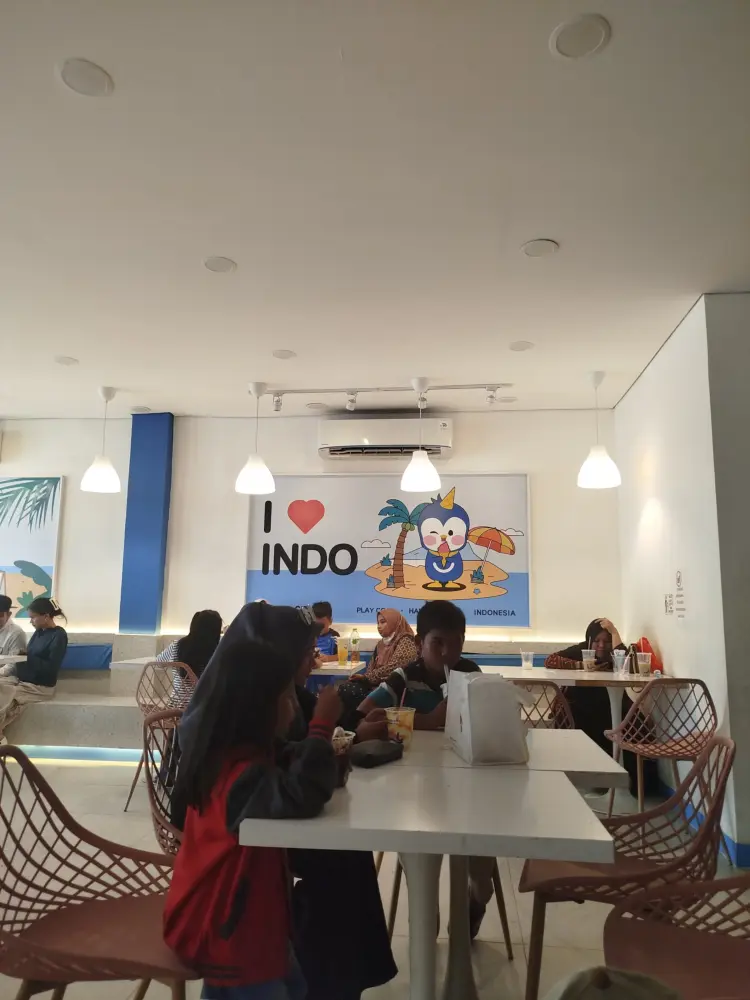 Cooler City Ice Cream & Tea Peninggilan 8