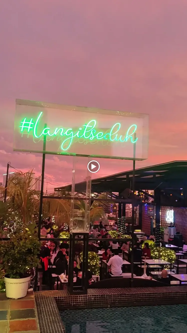 Langit Seduh Rooftop 1
