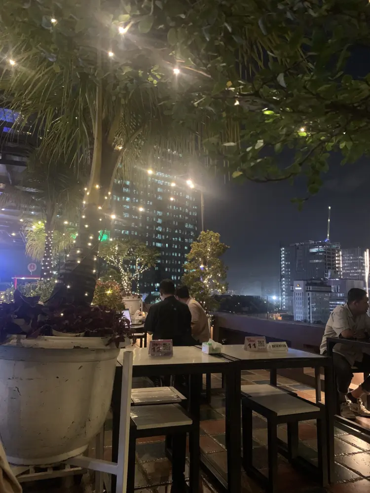 Langit Seduh Rooftop 6