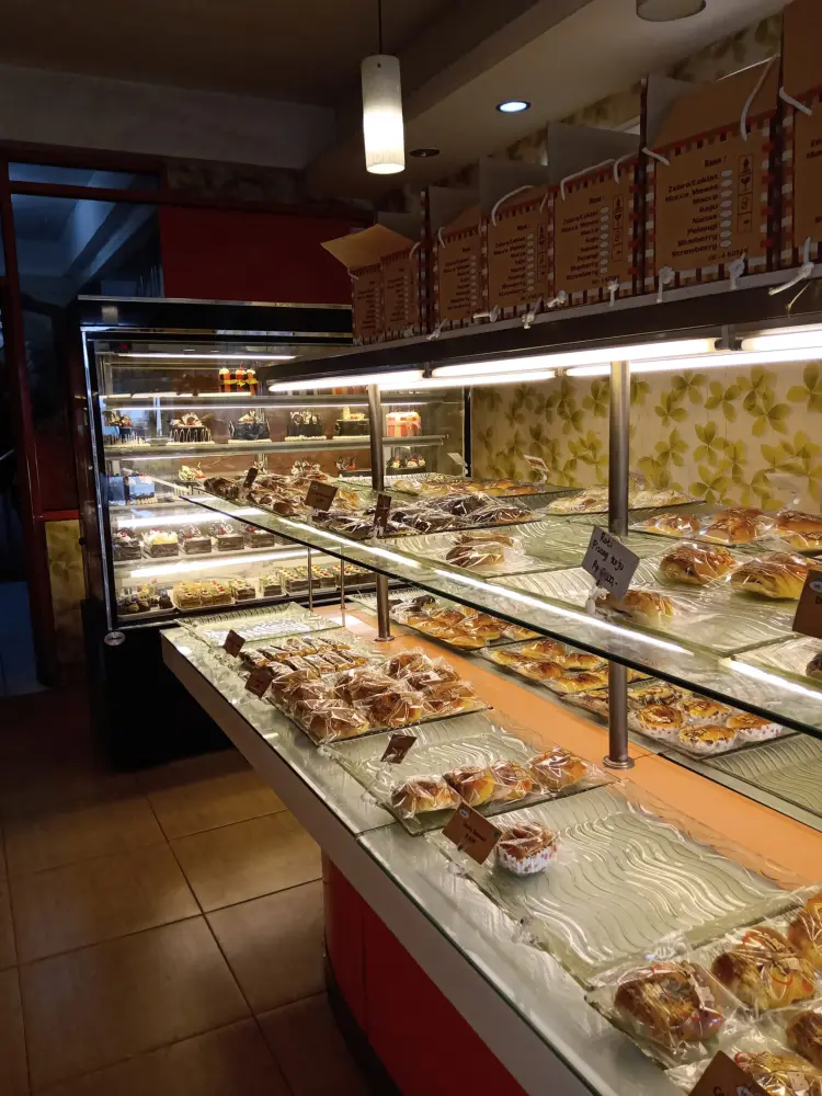 Loti-Loti Bakery & Cake 8