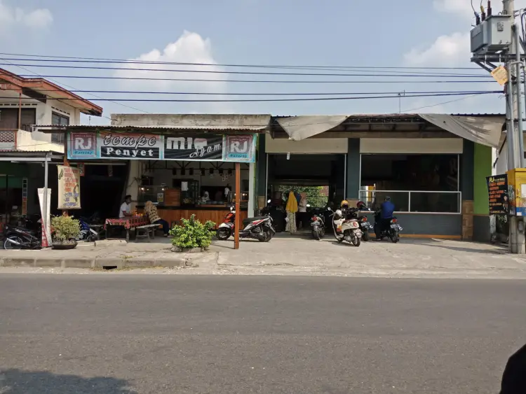 RJ "Rindang Jaya" warung&musik STUDIO 1