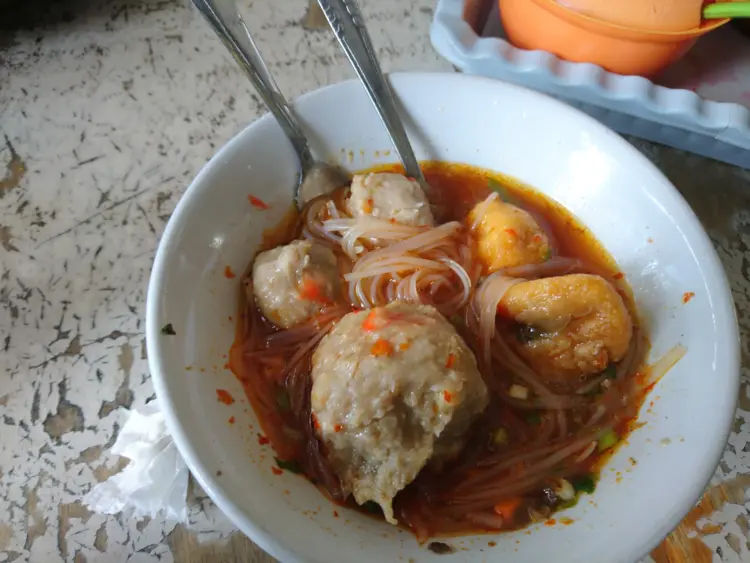 RJ "Rindang Jaya" warung&musik STUDIO 10