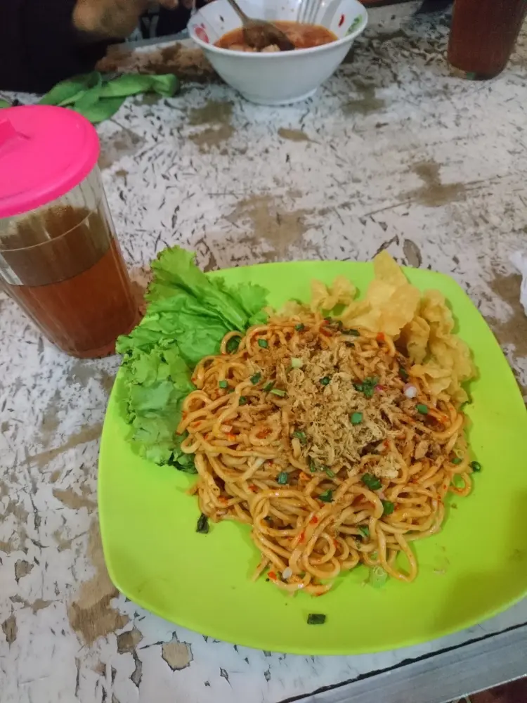 RJ "Rindang Jaya" warung&musik STUDIO 8