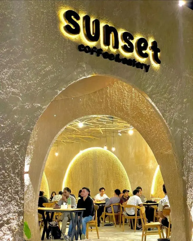Sunset Coffee & Eatery 1