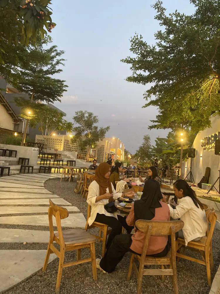 Sunset Coffee & Eatery 8