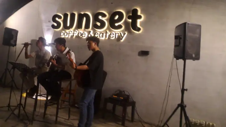 Sunset Coffee & Eatery 6