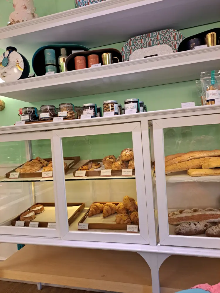 Exquise Bistro & Patisserie - Gunawarman 8