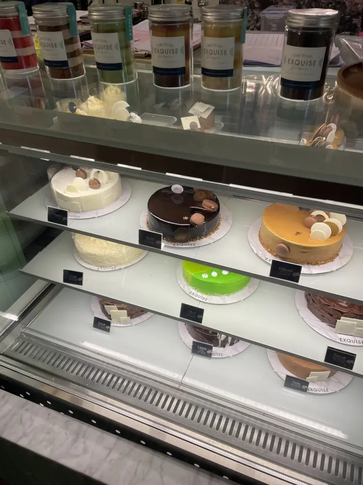 Exquise Bistro & Patisserie - Gunawarman 10