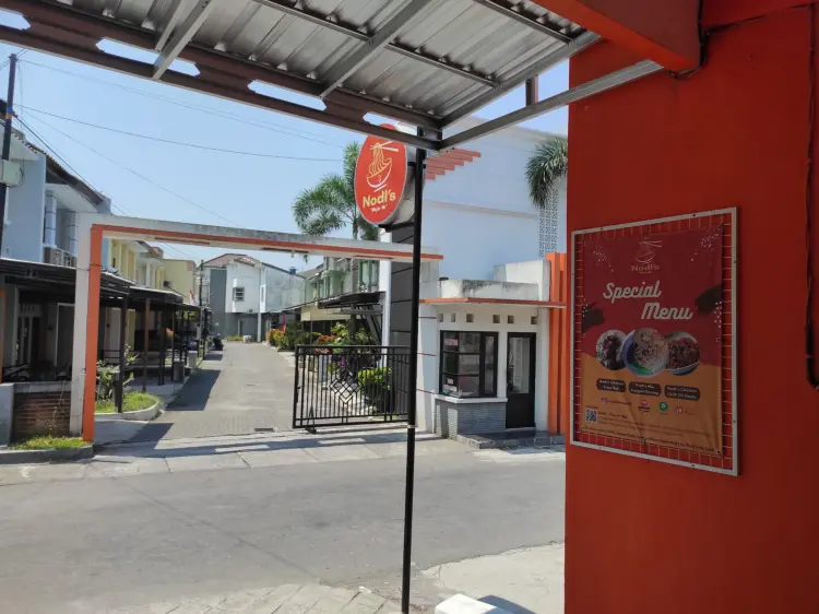 Nodls Special Mie Kari Ayam Chilli Pedas | Mie Ayam Bawang | Bakso Goreng | Dimsum 1