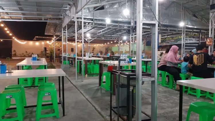 Pecel Lele & Seafood Mas Yanto 89 1, Sekip Tengah 7