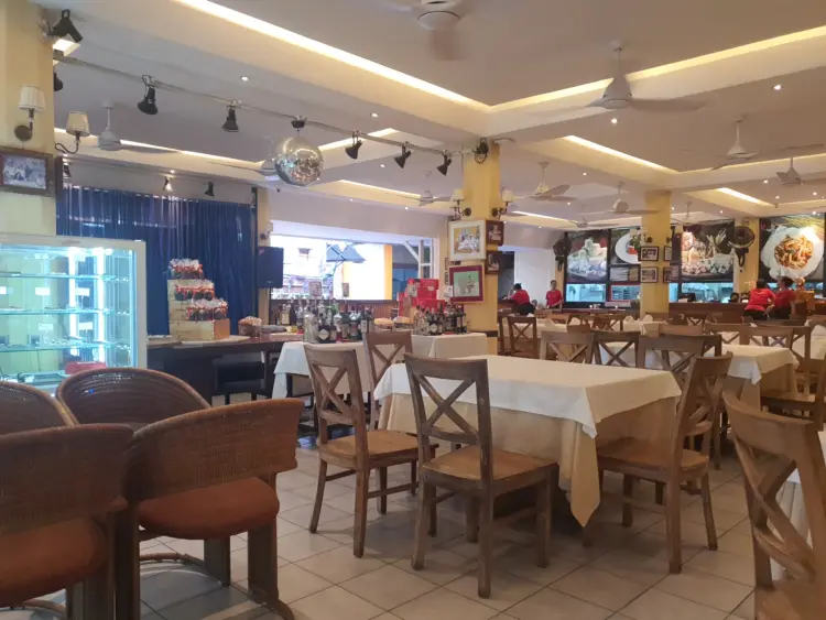 Massimo Italian Restaurant 9