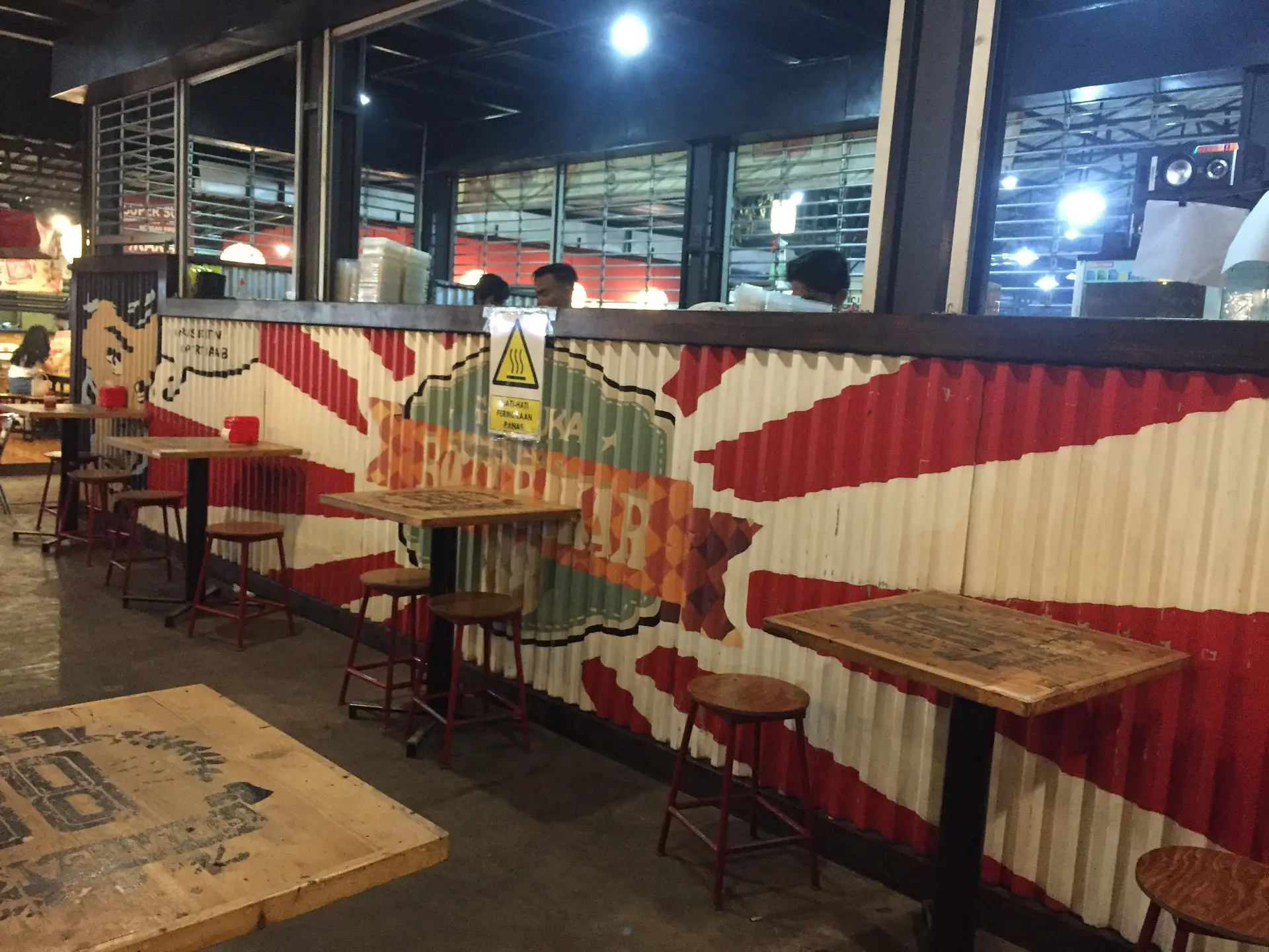 Under 20k per person, how has this toast shop been a hit in Jakarta for almost 10 years? 5