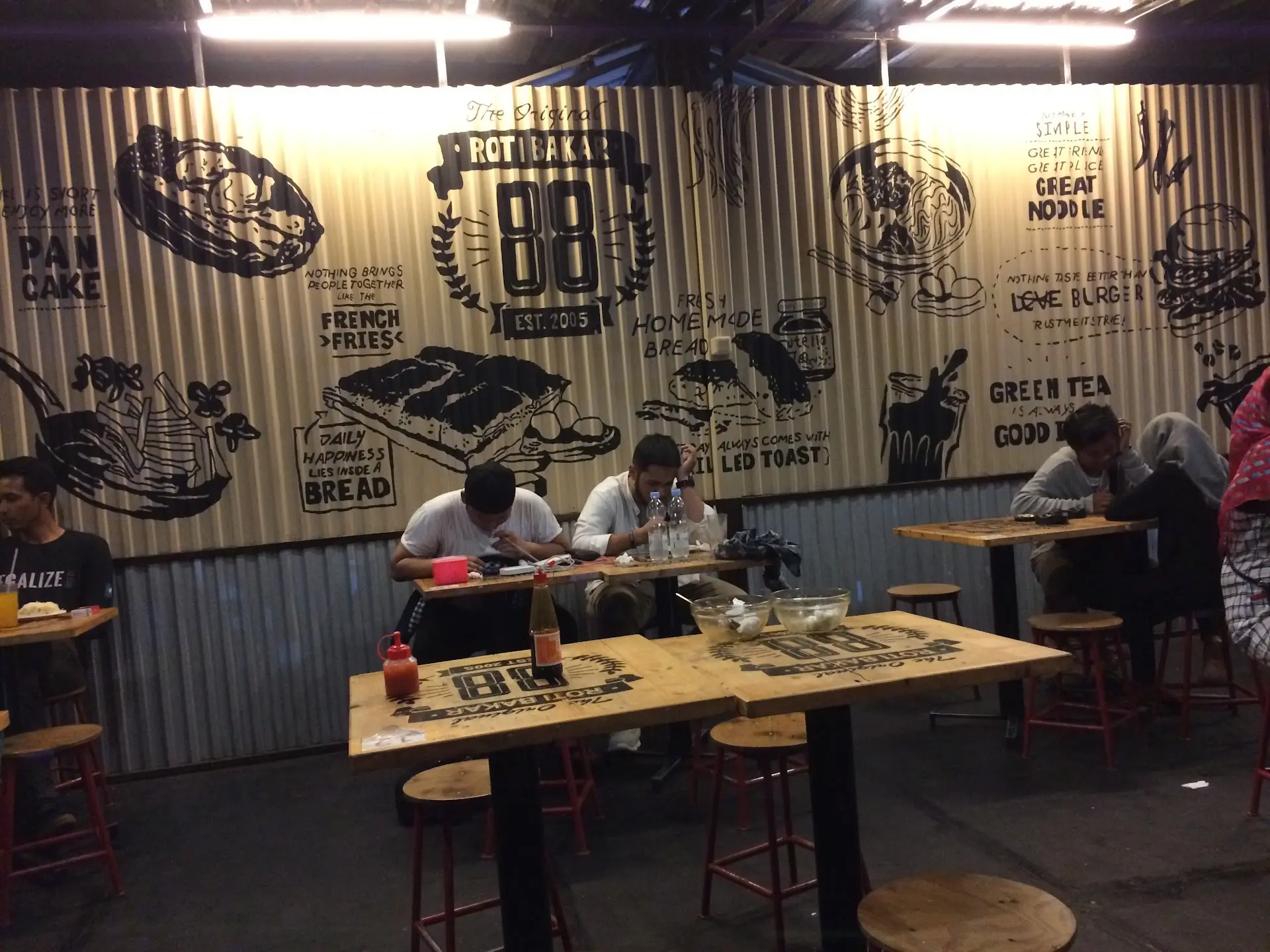 Under 20k per person, how has this toast shop been a hit in Jakarta for almost 10 years? 6