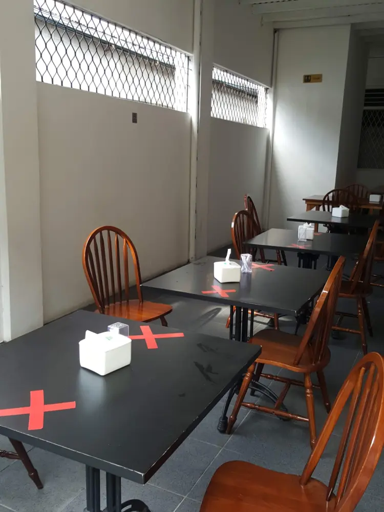 Seporsi 33k-an, smoked beef-nya luber banget! Mantap, nasi di Jakbar ini gue serbu duluan