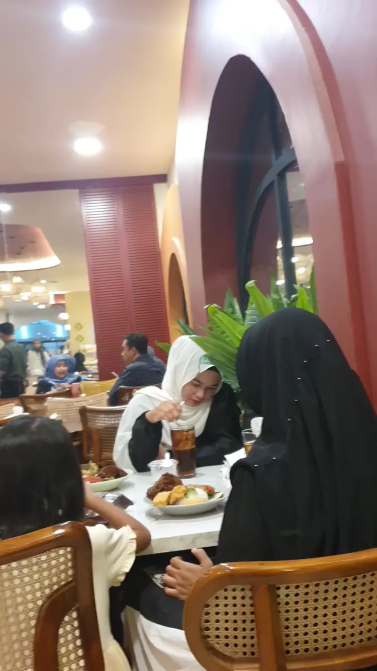 Ketjombrang Indonesian Eatery - 221 Lane MERR 8