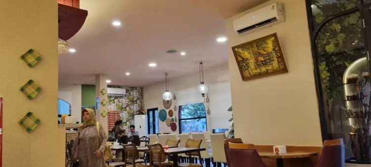 Ketjombrang Indonesian Eatery - 221 Lane MERR 2