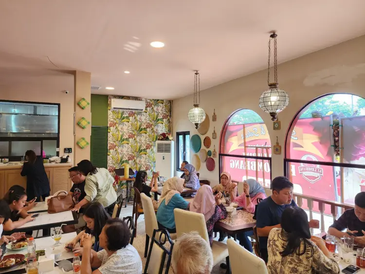 Ketjombrang Indonesian Eatery - 221 Lane MERR 9