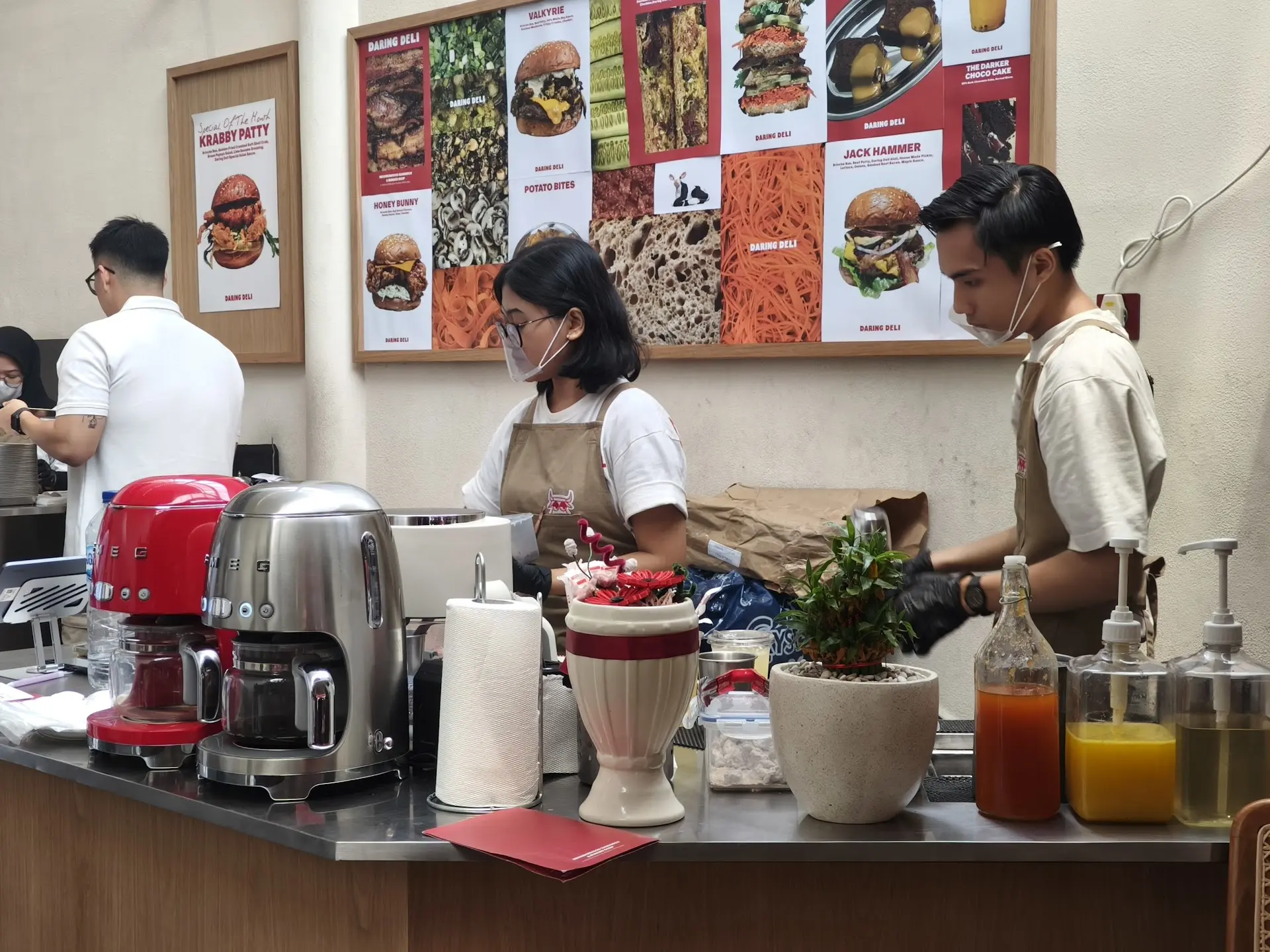 为这口网红汉堡,我甘愿被油烟“洗礼”一小时? 3