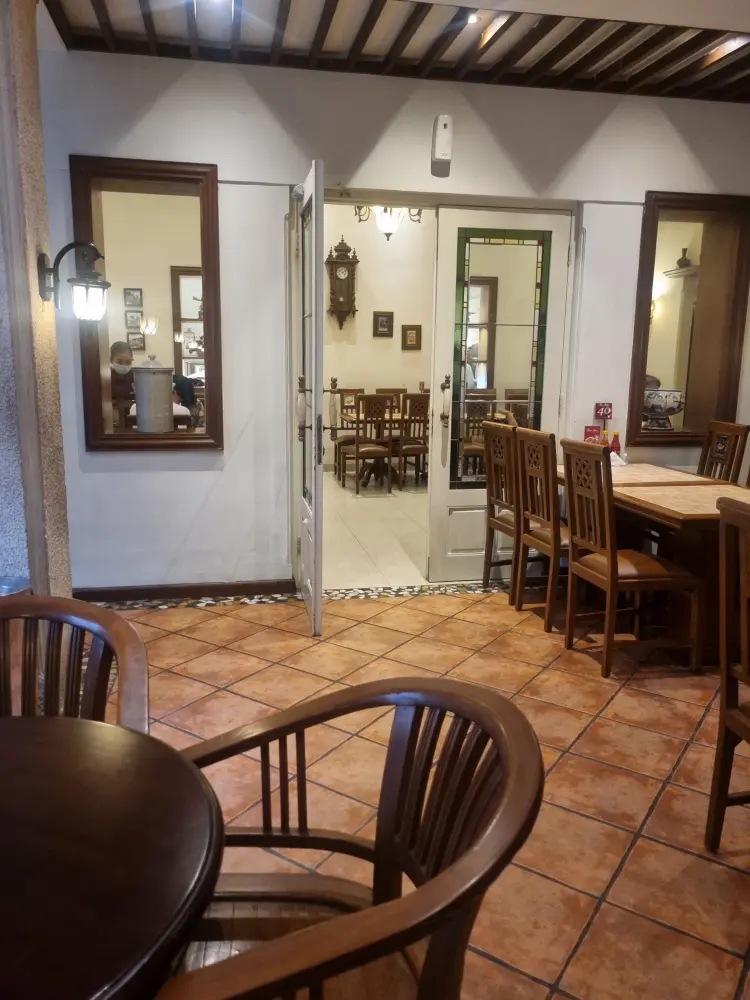 Bon Ami Restaurant 5