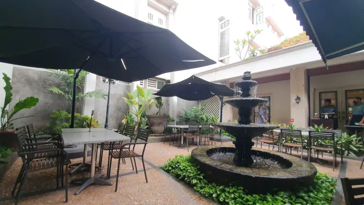 Bon Ami Restaurant 4