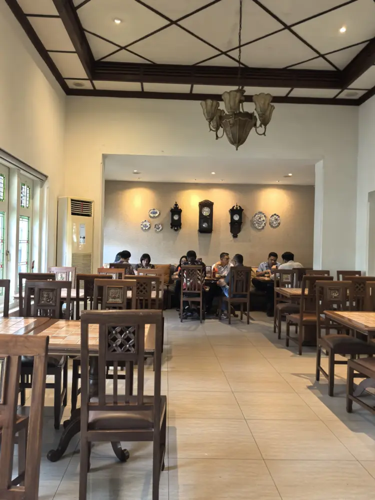 Bon Ami Restaurant 9