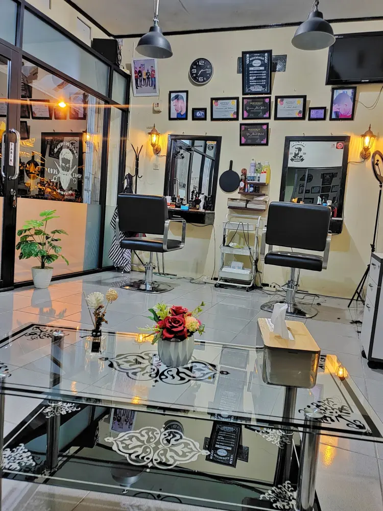Barbershop haircut indonesia 1