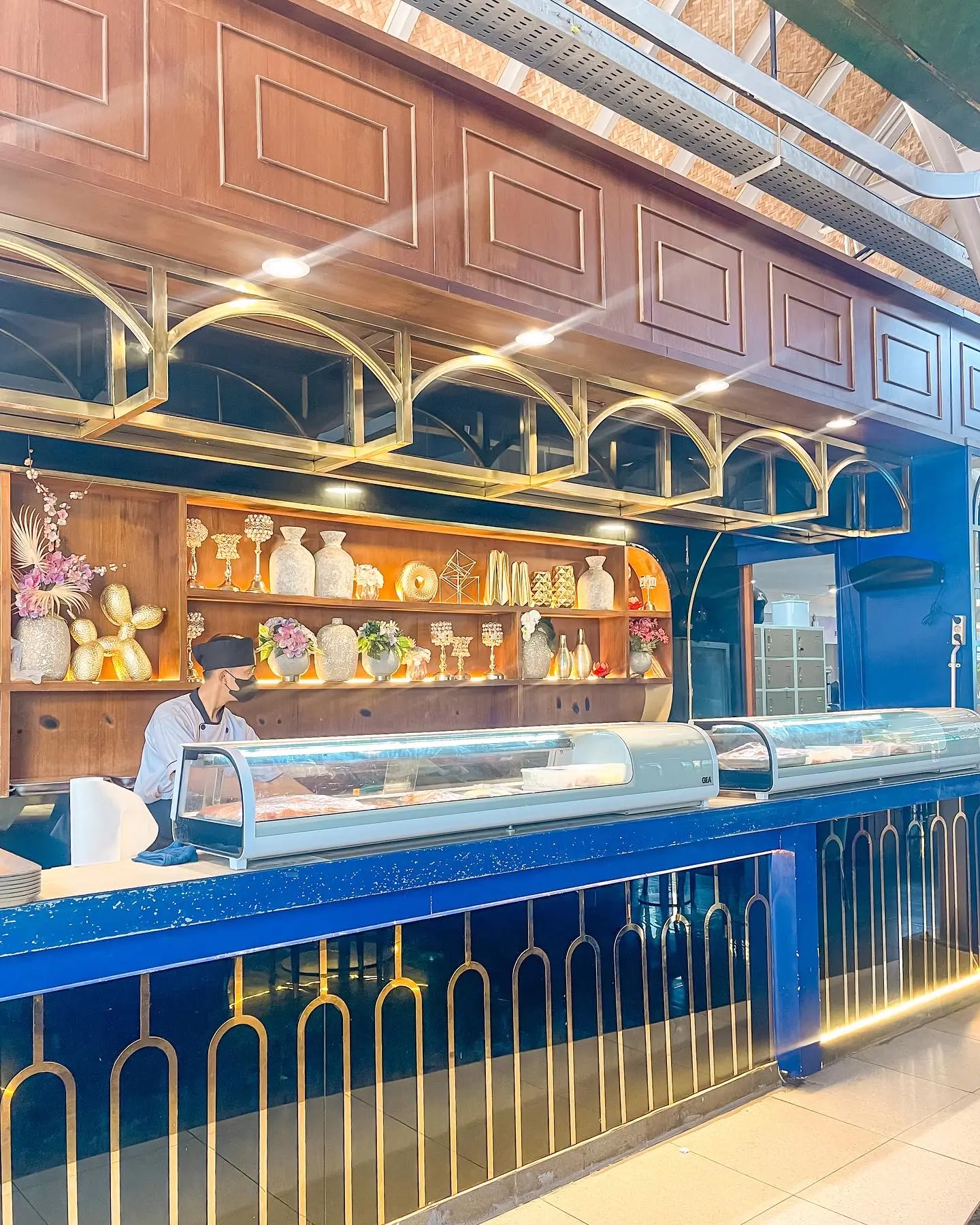 Bayar 350rb/orang, antre 2 jam, cuma demi salmon yang kadang Mantap kadang engga? 2