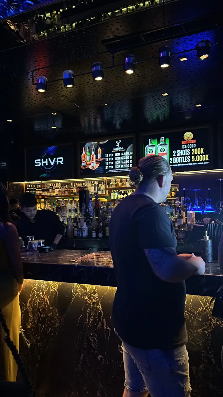 ShiShi Nightclub & Izakaya Lounge 8