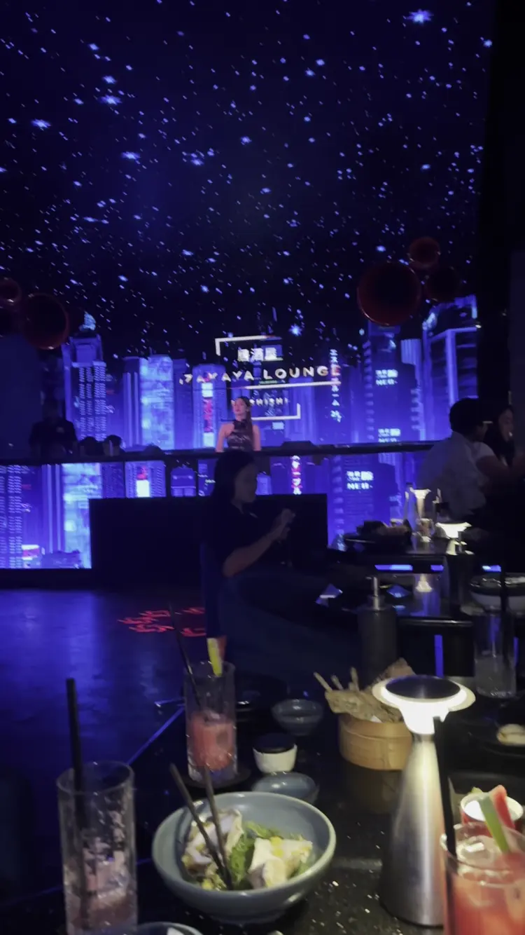 ShiShi Nightclub & Izakaya Lounge 9