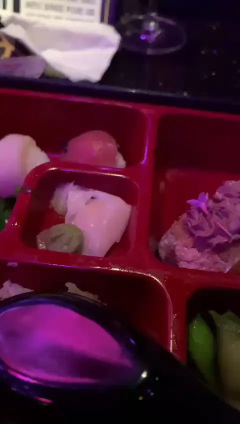 ShiShi Nightclub & Izakaya Lounge 10