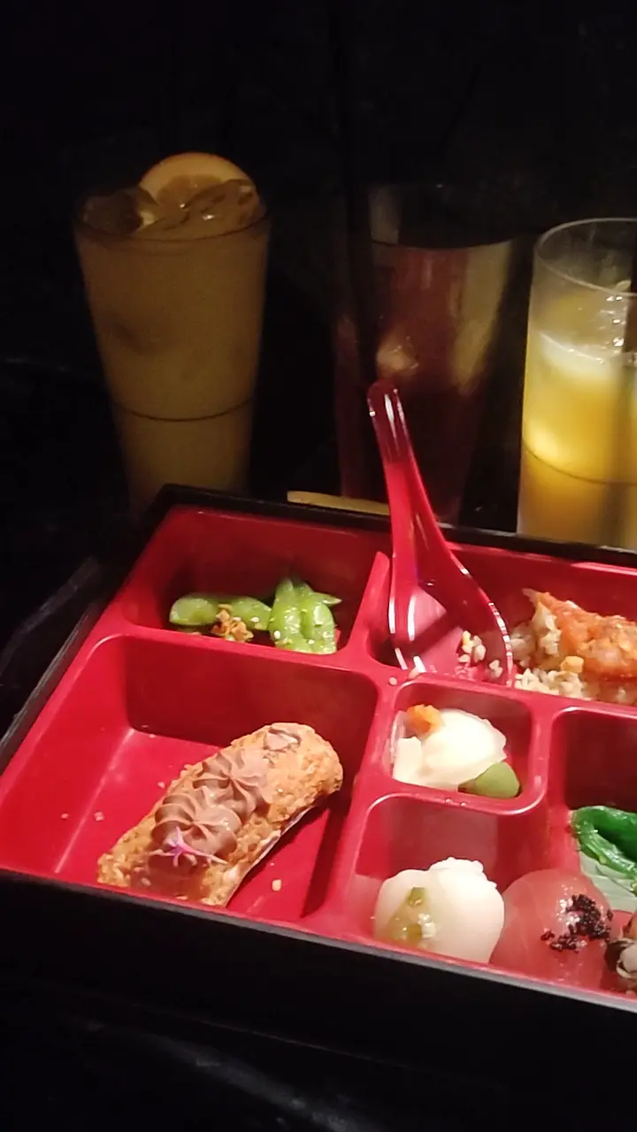 ShiShi Nightclub & Izakaya Lounge 6