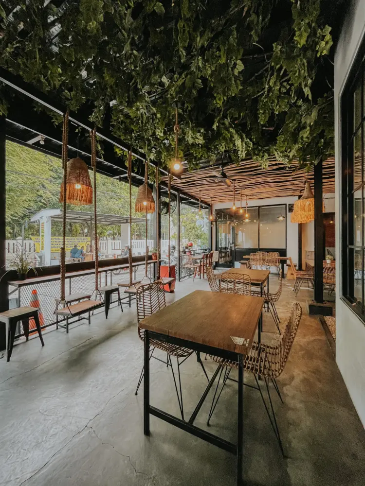 Sans Kafe Coffee & Eatery 7