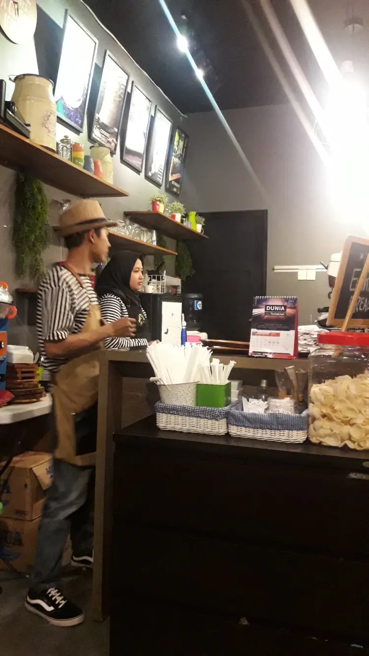 Sans Kafe Coffee & Eatery 3