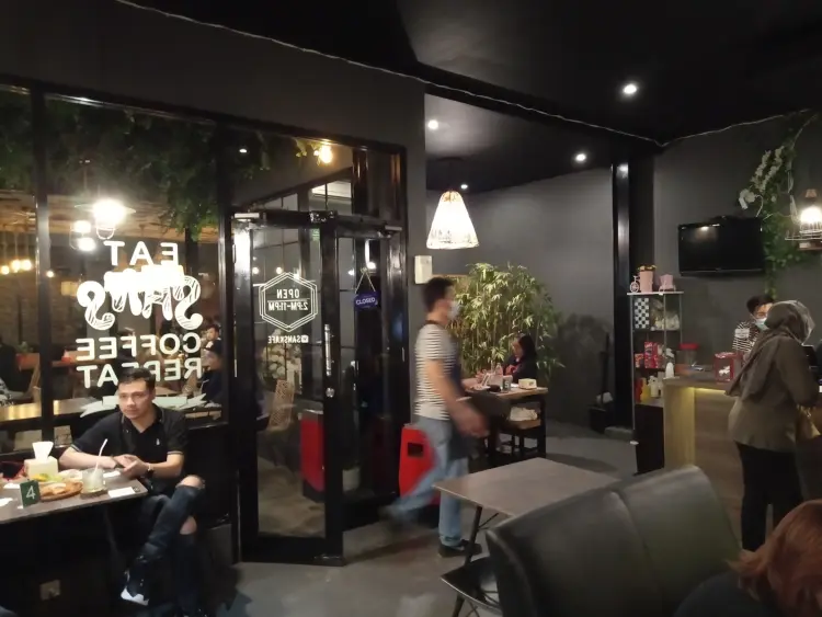 Sans Kafe Coffee & Eatery 5