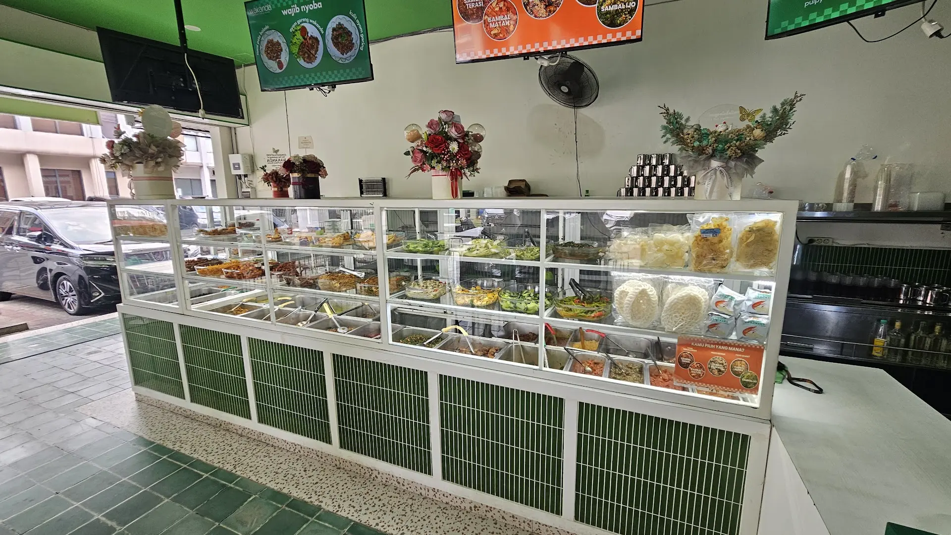 坦格朗这家Warteg凭什么4.8分？网红蓝色米饭是噱头吗？ 4