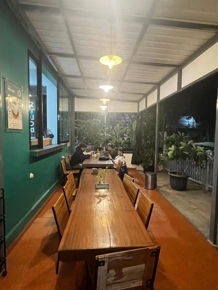 Loka Coffee and Space 6