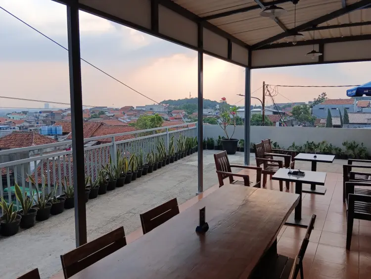 Loka Coffee and Space 2