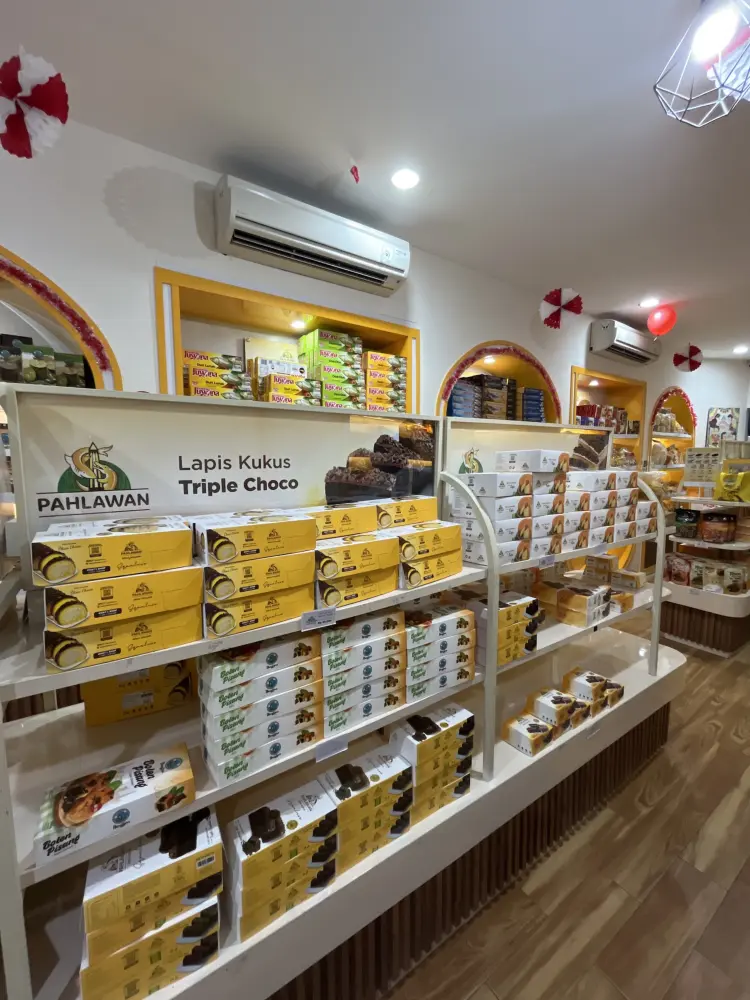 Lapis Kukus Pahlawan Genteng - Oleh oleh khas Surabaya 7