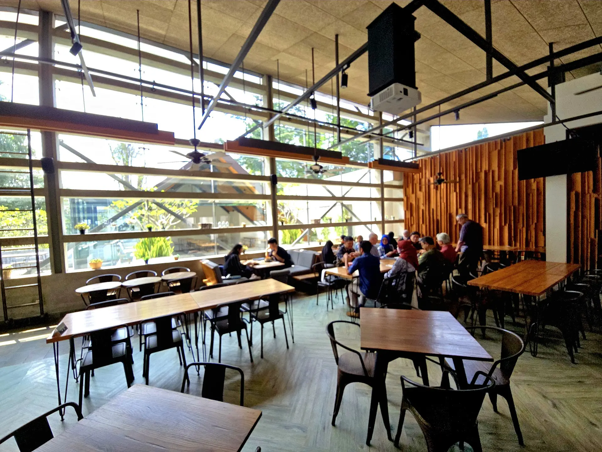 为了在水里吃饭我跑来万隆，结果…食物味道居然是开盲盒？ 2