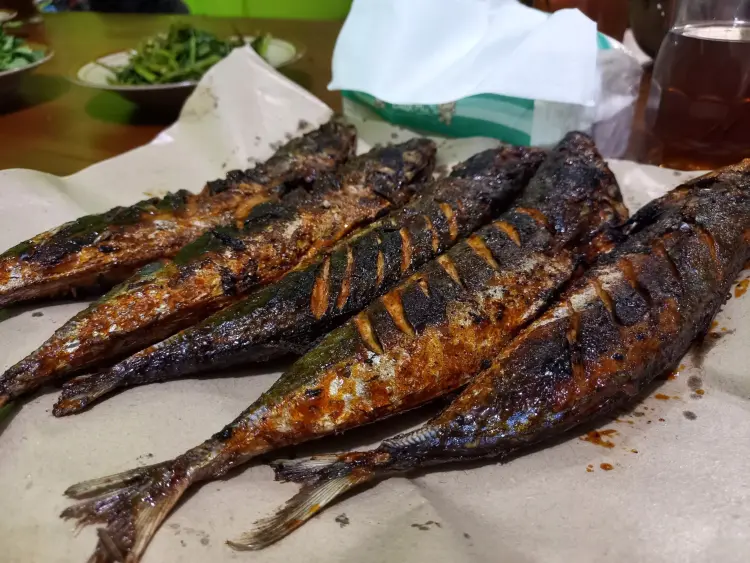 RUMAH MAKAN BU ENDAR 05 PANTAI BARON 1