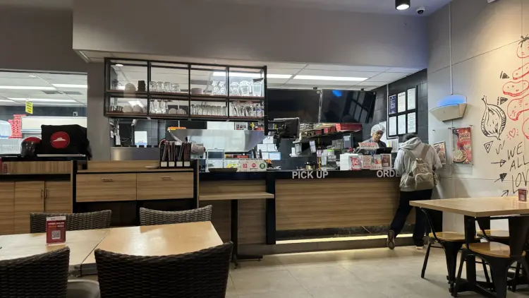 Pizza Hut Restoran 9