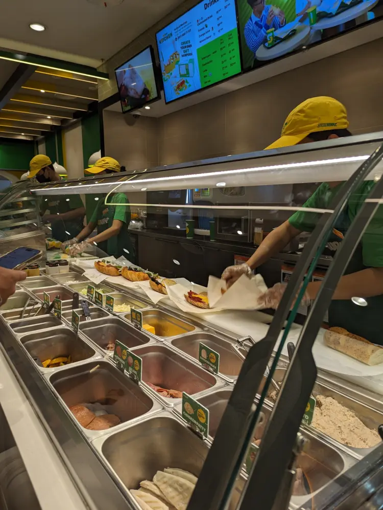 Subway - Terminal 2E 6